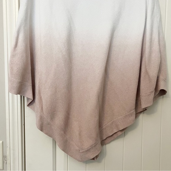 Barefoot Dreams CozyChic Ultra Lite Ocean Breeze Poncho in Ombré Rose Mist - Picture 4 of 7